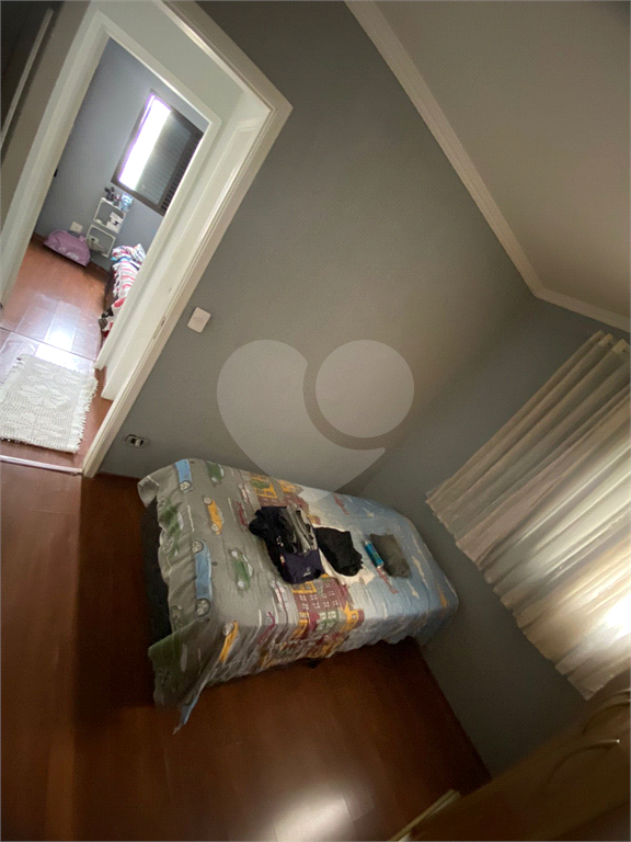 Apartamento de 2 dormitórios e 2 vagas em excelente localização.
