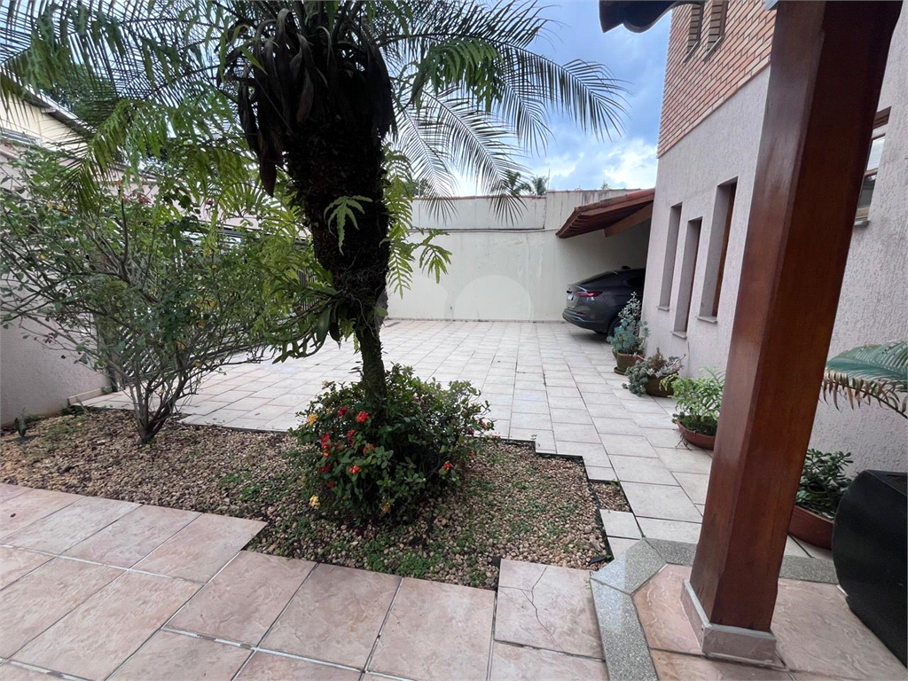 Sobrado para venda com dormitorios sendo 2 suites e 5 vagas e ofuro