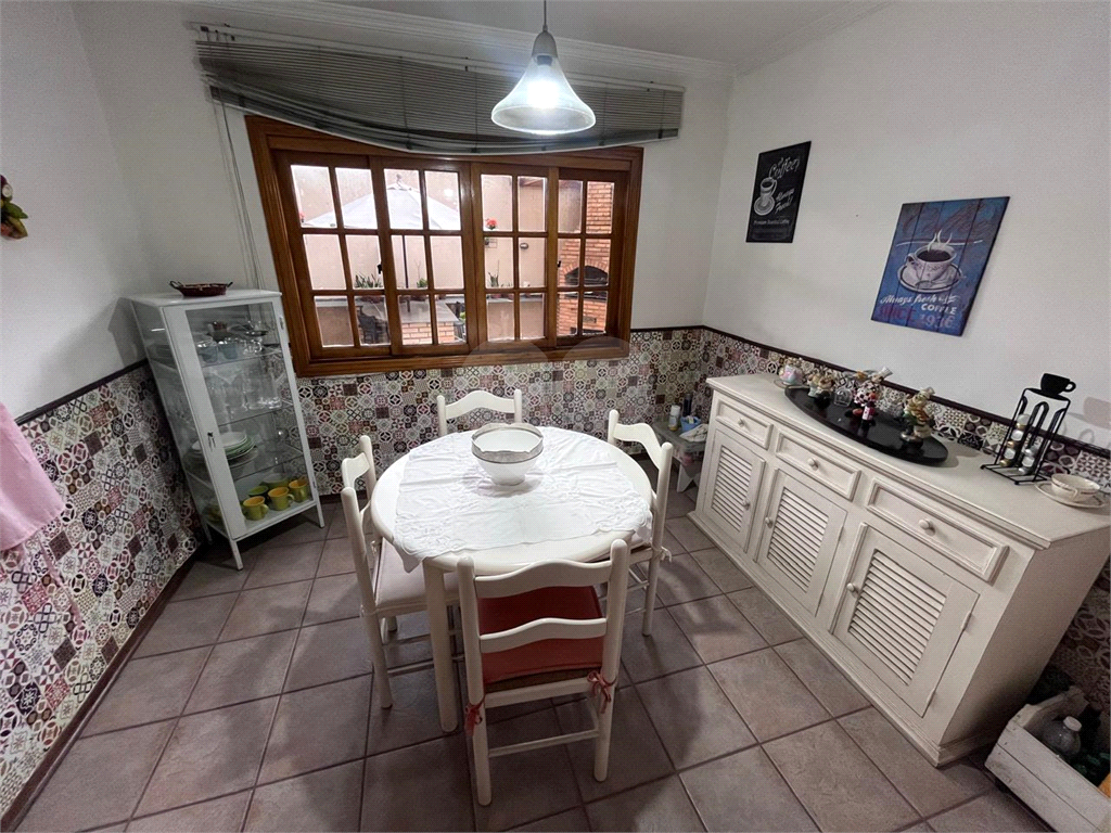 Sobrado para venda com dormitorios sendo 2 suites e 5 vagas e ofuro