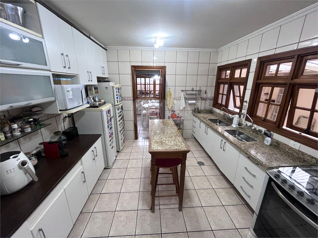 Sobrado para venda com dormitorios sendo 2 suites e 5 vagas e ofuro