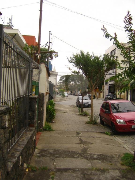 Sobrado com 5 Quartos para Venda na Casa Verde.