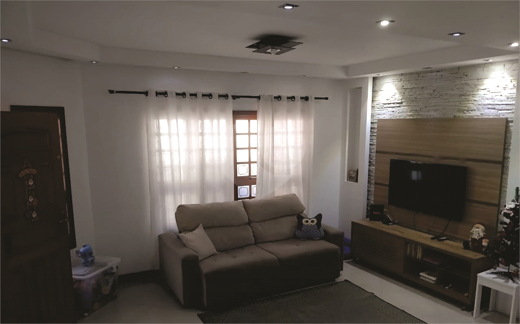 SOBRADO MARAVILHOSO A VENDA EM CONDOMÍNIO FECHADO NO HORTO - 3 DORMS (1 SUÍTE) E 3 VAGAS