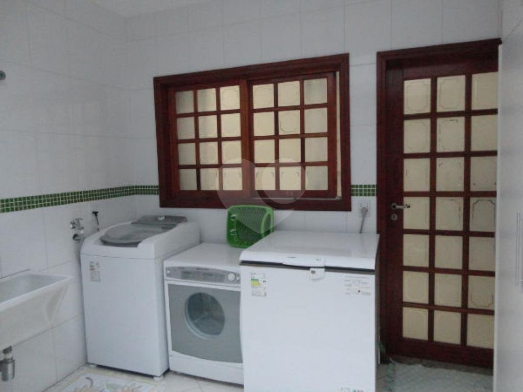SOBRADO MARAVILHOSO A VENDA EM CONDOMÍNIO FECHADO NO HORTO - 3 DORMS (1 SUÍTE) E 3 VAGAS