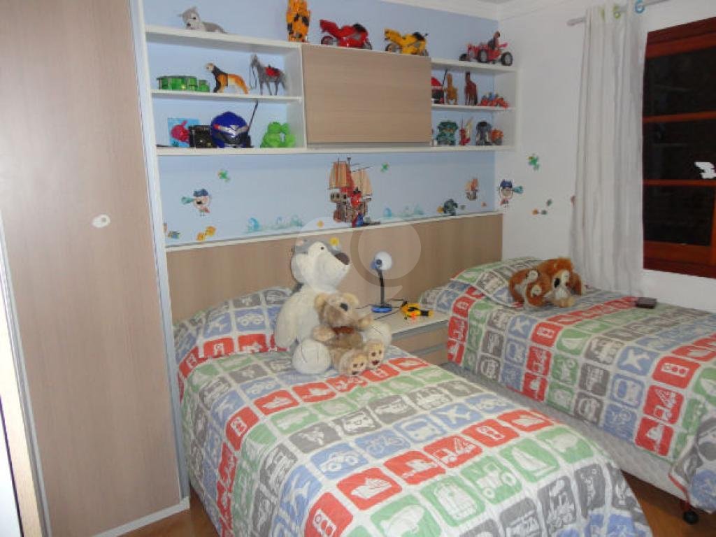 SOBRADO MARAVILHOSO A VENDA EM CONDOMÍNIO FECHADO NO HORTO - 3 DORMS (1 SUÍTE) E 3 VAGAS