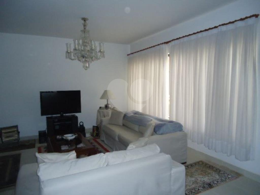 Sobrado maravilhoso à venda no Jardim Paraíso - próx. av. Santa Inês - 4 quartos (1 suíte) e 5 vagas