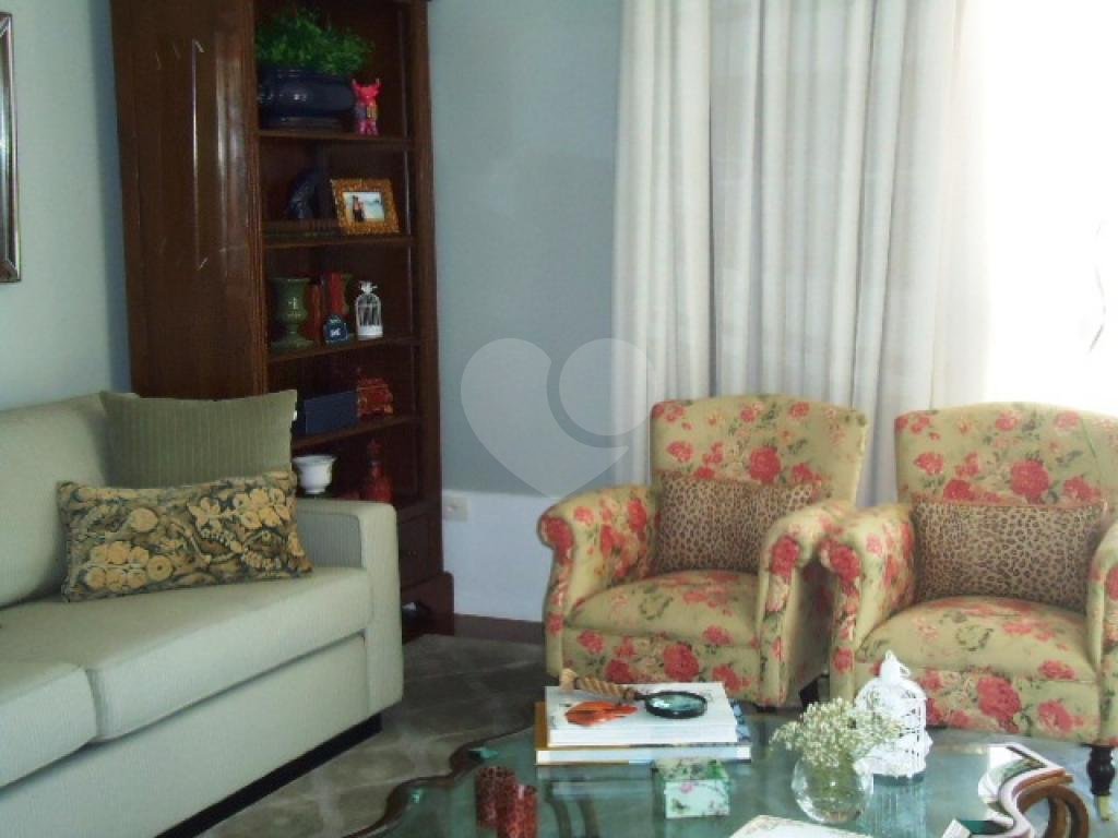 APARTAMENTO em ÁGUA FRIA