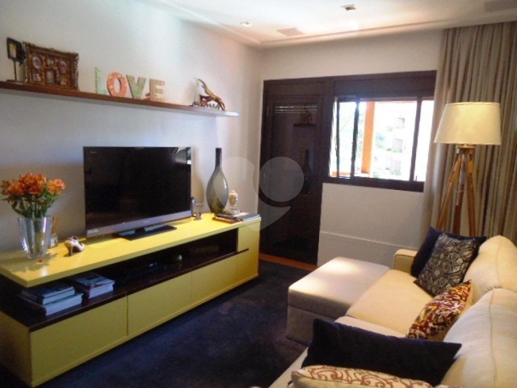 APARTAMENTO em ÁGUA FRIA