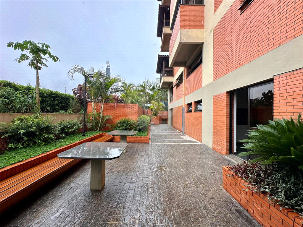 APARTAMENTO em ÁGUA FRIA