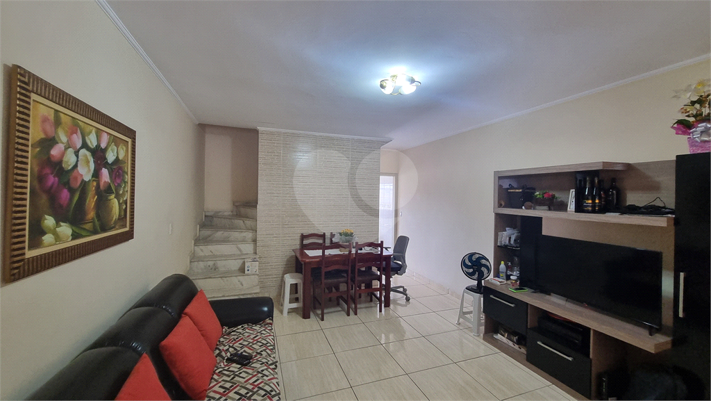 Sobrado para venda, 107m², 3 dormitórios, sala, cozinha, 3 banheiros, quintal, lavanderia, 2 vagas