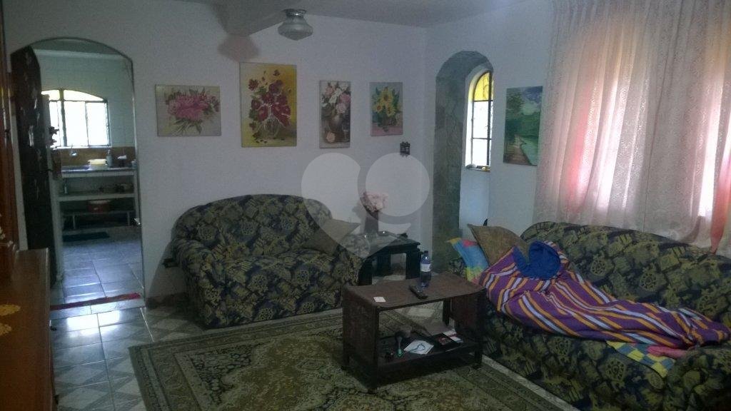 CASA TÉRREA COM 2 MORADIAS A VENDA NO BAIRRO DE SANTA TEREZINHA - 200M2 DE TERRENO