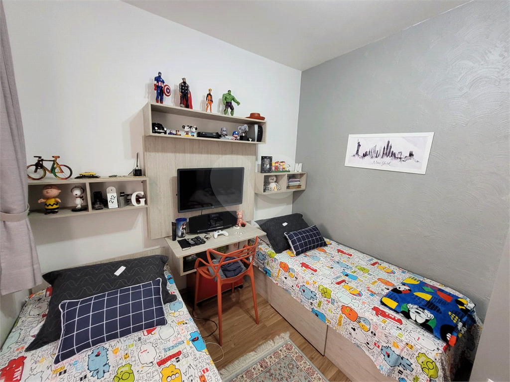 SOBRADO A VENDA NA VILA NIVI COM 2 DORMS. E 3 VAGAS DE GARAGEM