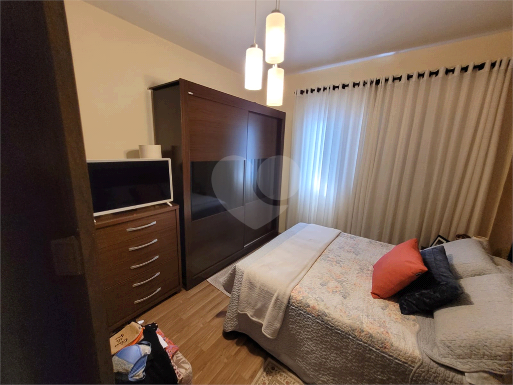 SOBRADO A VENDA NA VILA NIVI COM 2 DORMS. E 3 VAGAS DE GARAGEM