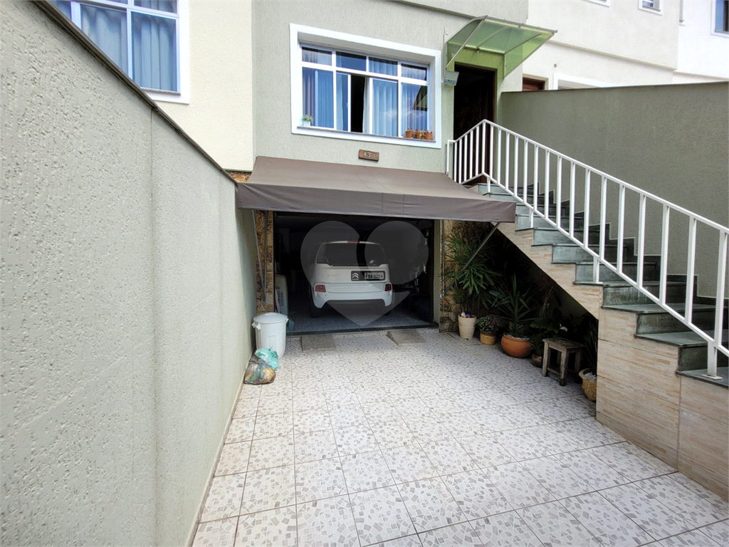 SOBRADO A VENDA NA VILA NIVI COM 2 DORMS. E 3 VAGAS DE GARAGEM