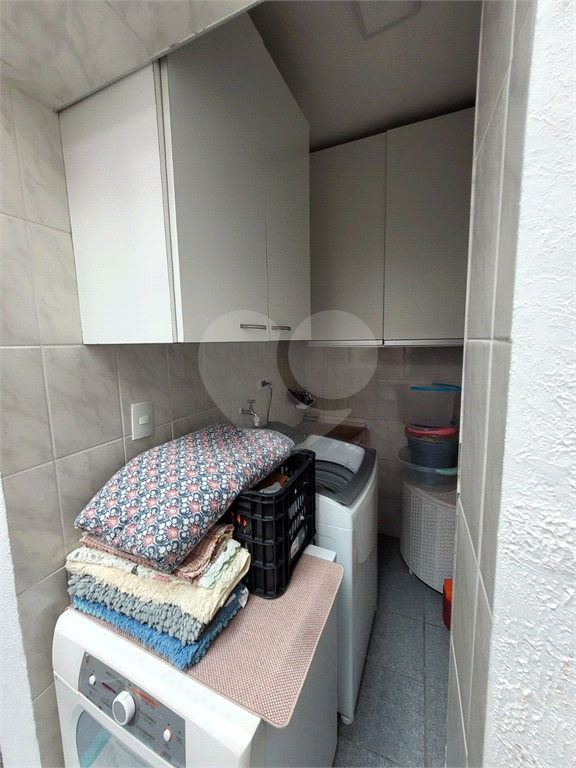 SOBRADO A VENDA NA VILA NIVI COM 2 DORMS. E 3 VAGAS DE GARAGEM