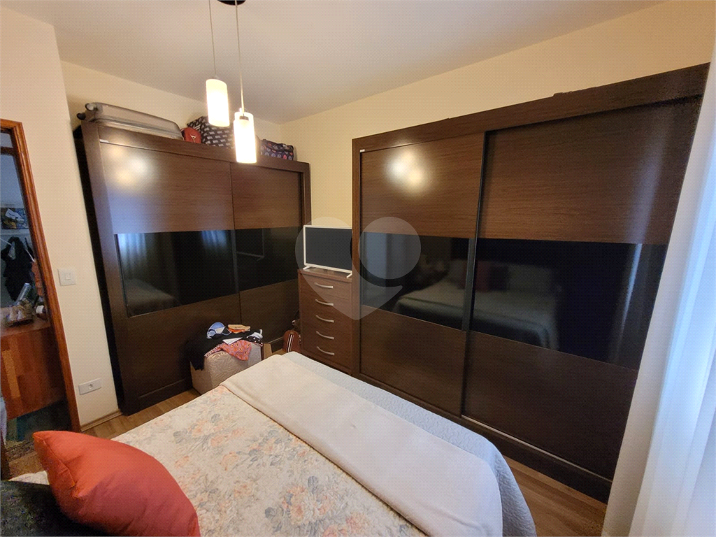 SOBRADO A VENDA NA VILA NIVI COM 2 DORMS. E 3 VAGAS DE GARAGEM
