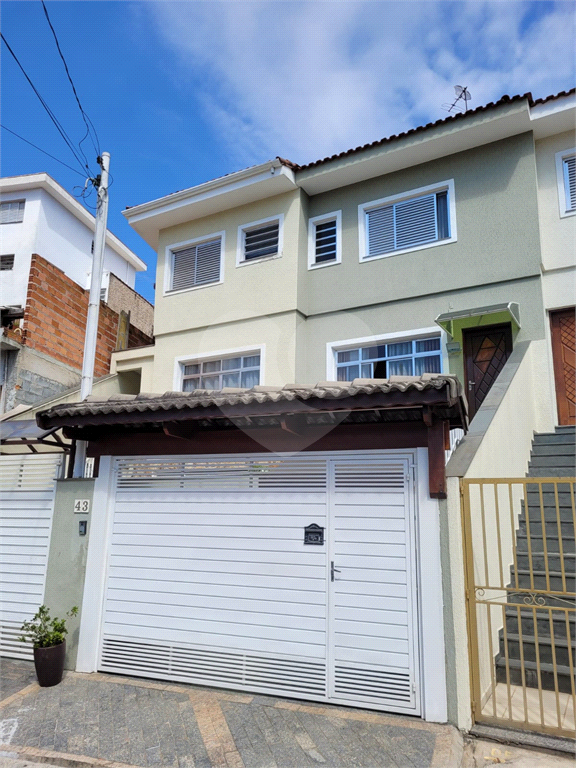 SOBRADO A VENDA NA VILA NIVI COM 2 DORMS. E 3 VAGAS DE GARAGEM