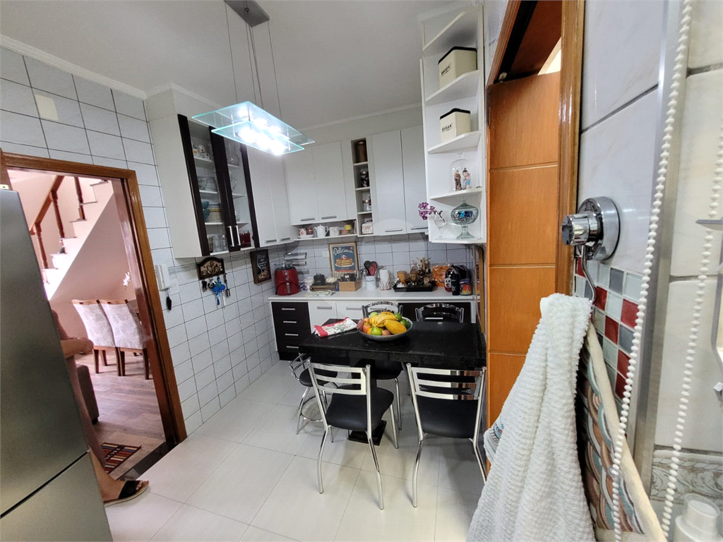 SOBRADO A VENDA NA VILA NIVI COM 2 DORMS. E 3 VAGAS DE GARAGEM