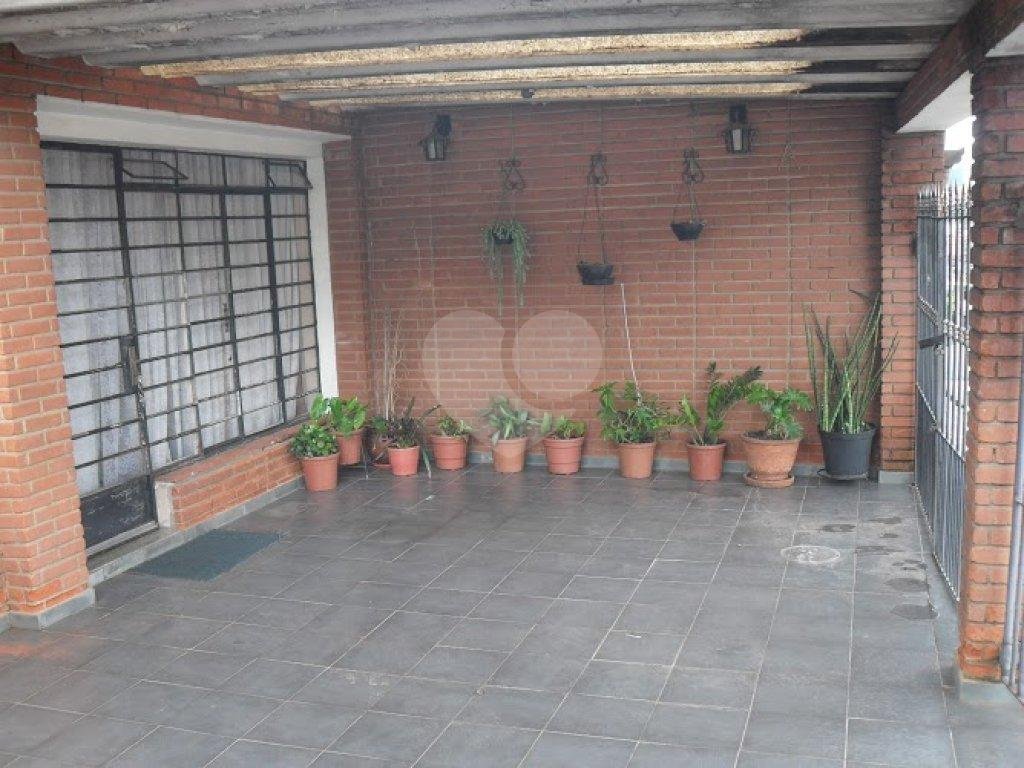 CASA TÉRREA em ÁGUA FRIA
