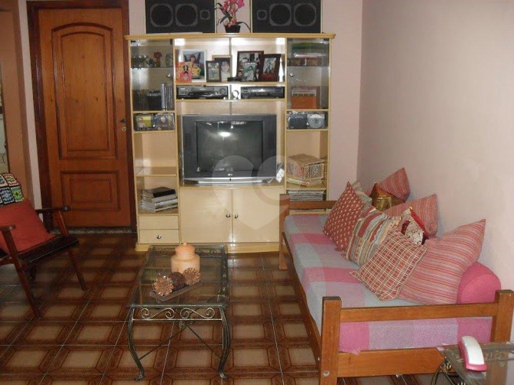 CASA TÉRREA em ÁGUA FRIA