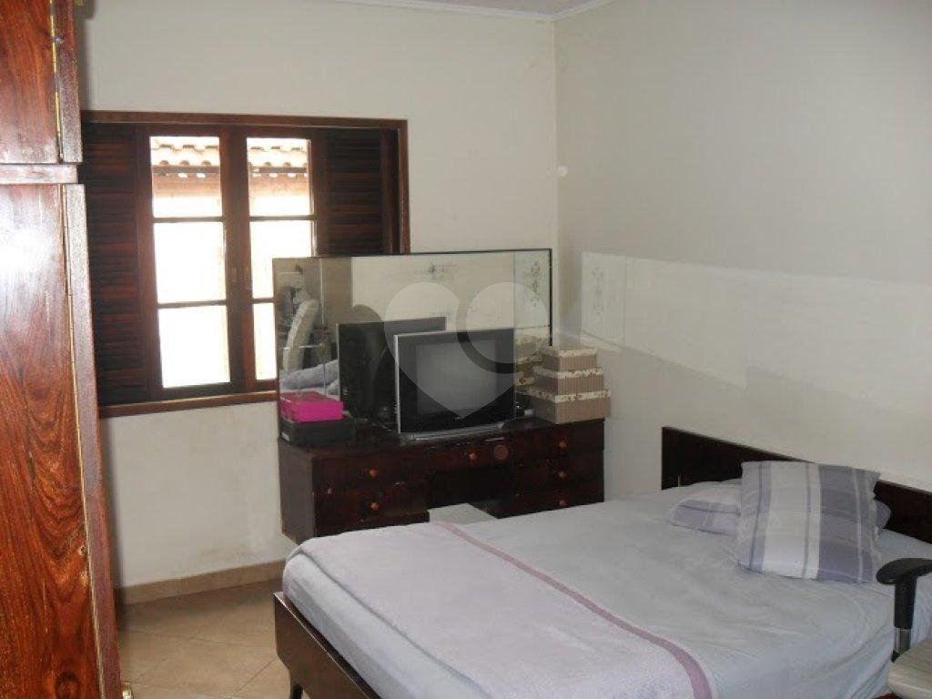 CASA TÉRREA em ÁGUA FRIA