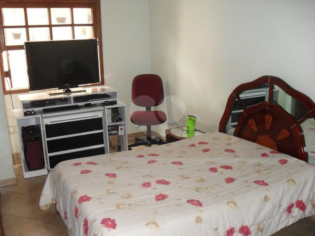 CASA TÉRREA em ÁGUA FRIA