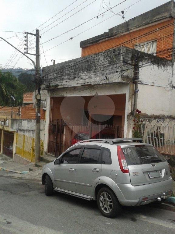 CASA COM 5 MORADIAS A VENDA -BOA PARA INVESTIDORES