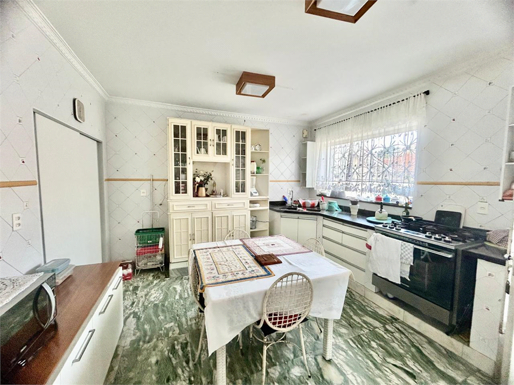 Sobrado Jardim São Paulo | 3 Suítes | 450m² | 4 Vagas | Salão de Festas