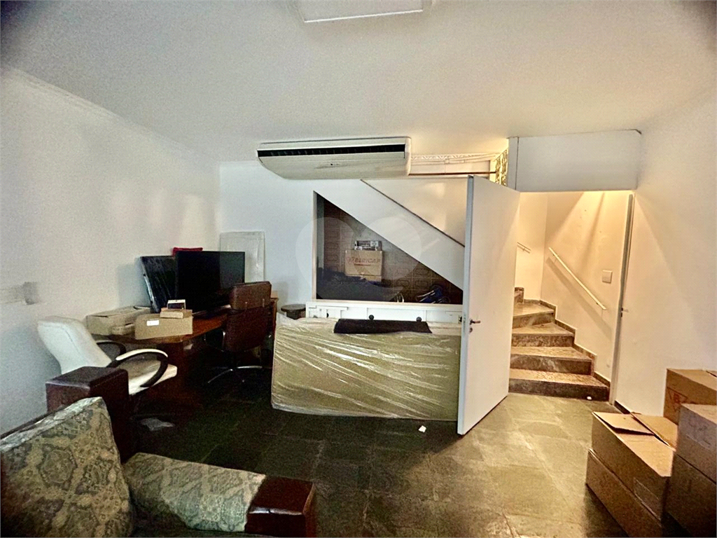 Sobrado Jardim São Paulo | 3 Suítes | 450m² | 4 Vagas | Salão de Festas