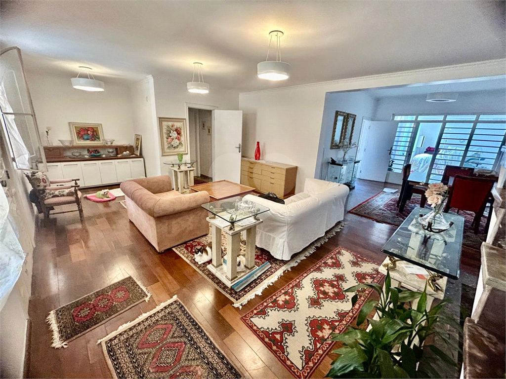 Sobrado Jardim São Paulo | 3 Suítes | 450m² | 4 Vagas | Salão de Festas