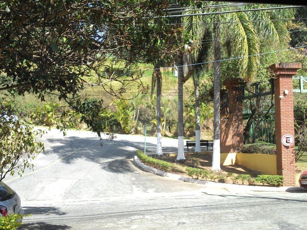 SOBRADO A VENDA NO CONDOMÍNIO ITATINGA - HORTO FLORESTAL - 4 DORMS (2 SUÍTES) E 5 VAGAS