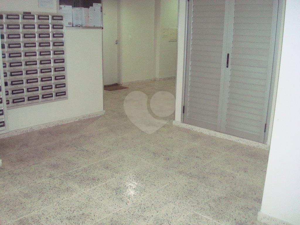 Apartamento à venda com 2 quartos, 49m² - Foto 25