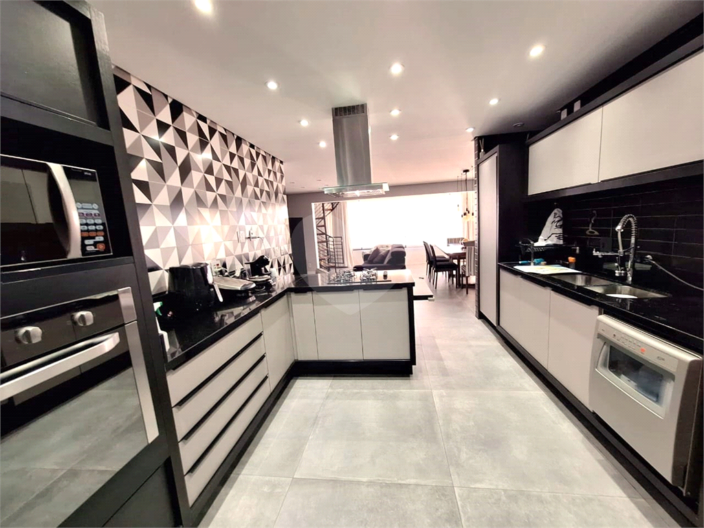 Cobertura, 3 quartos, 232 m² - Foto 16