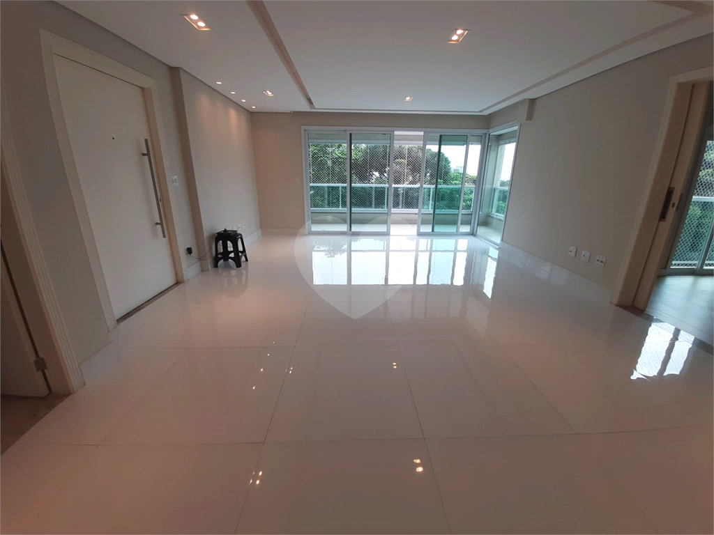 Apartamento amplo de alto padrão no Jardim São Paulo