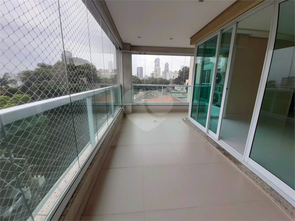 Apartamento amplo de alto padrão no Jardim São Paulo