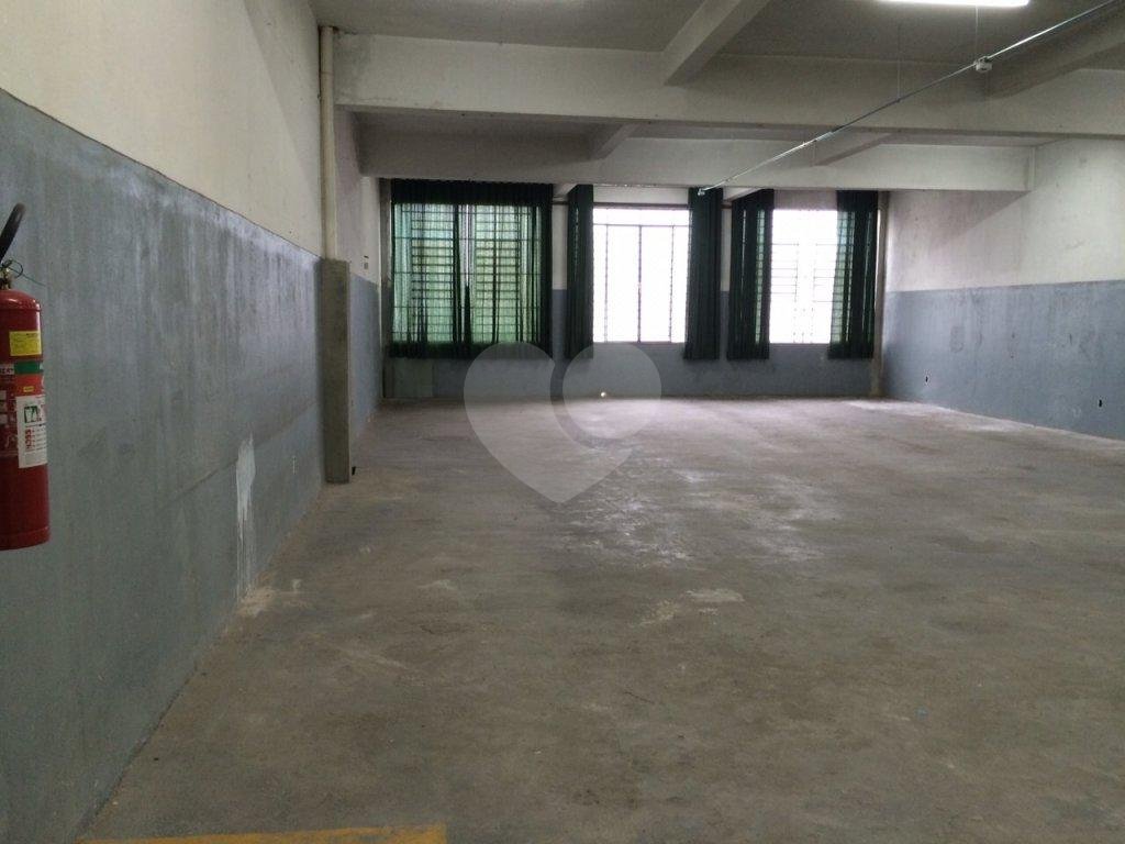 SOBRADO COMERCIAL A VENDA A 1 QUARTEIRÃO DA AV. BRÁS LEME - AT = 10X50 E AU = 1500M2