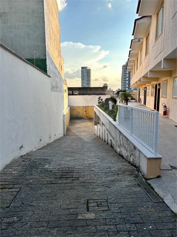 Sobrado em condomínio fechado no bairro do Mandaqui com 3 dormitórios sendo 1 suíte. 