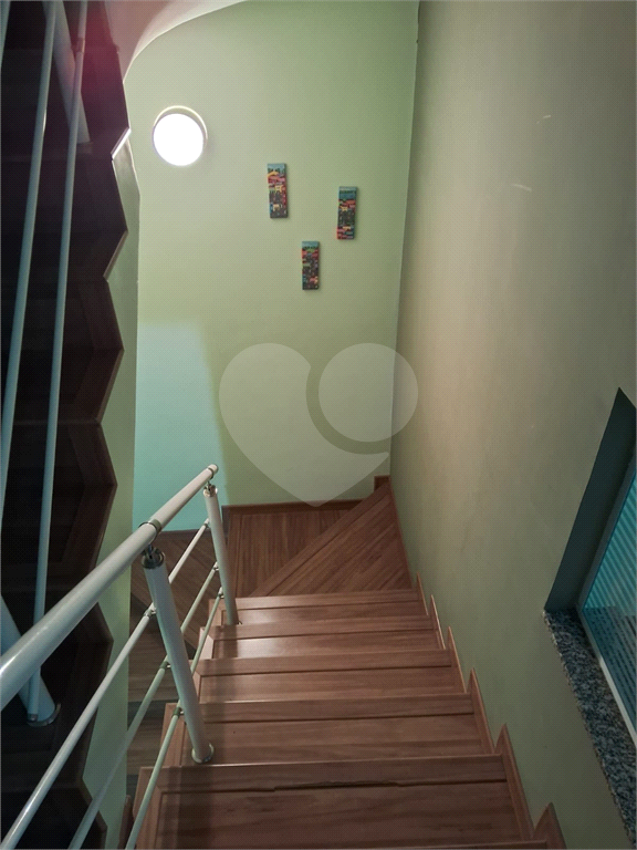 Sobrado em condomínio fechado no bairro do Mandaqui com 3 dormitórios sendo 1 suíte. 