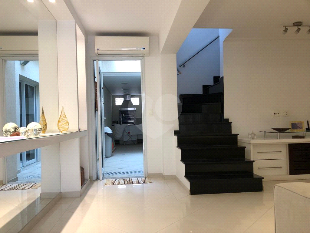 EXCELENTE SOBRADO DE VILA COM GUARITA DE ENTRADA SEGURANÇA SANTANA