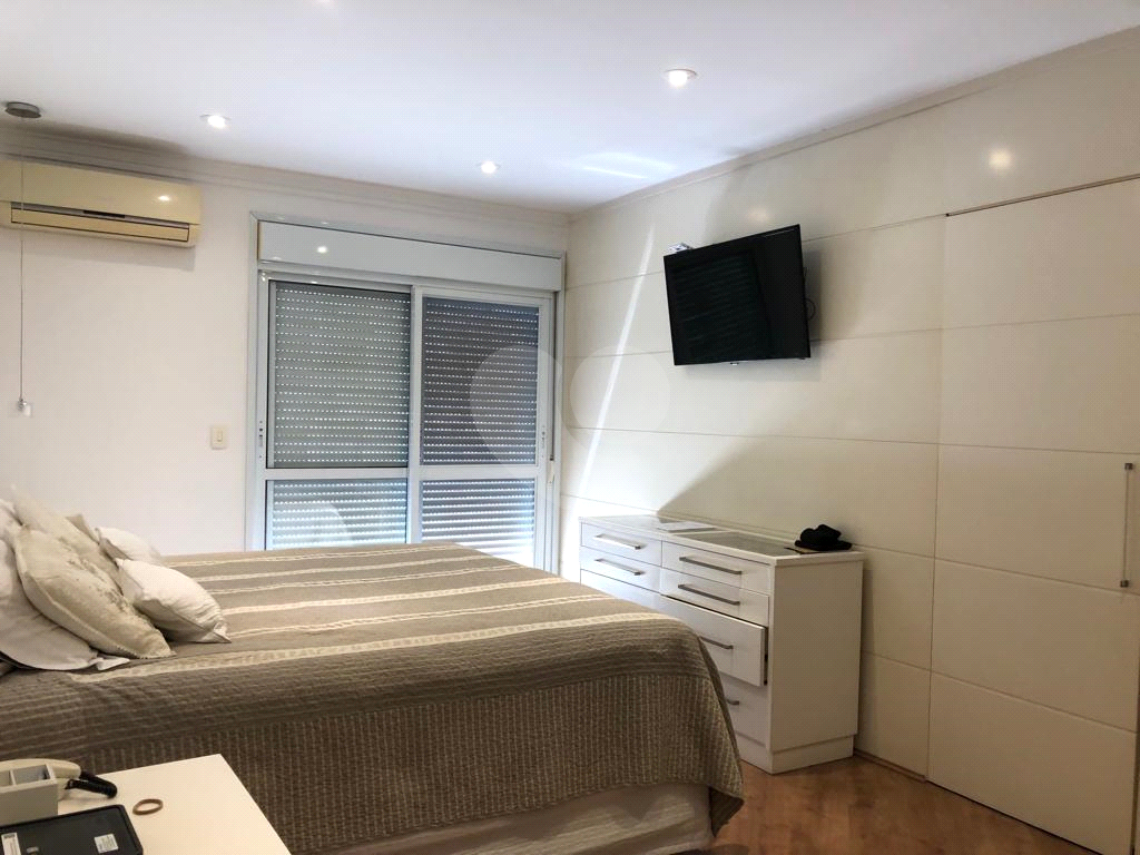EXCELENTE SOBRADO DE VILA COM GUARITA DE ENTRADA SEGURANÇA SANTANA
