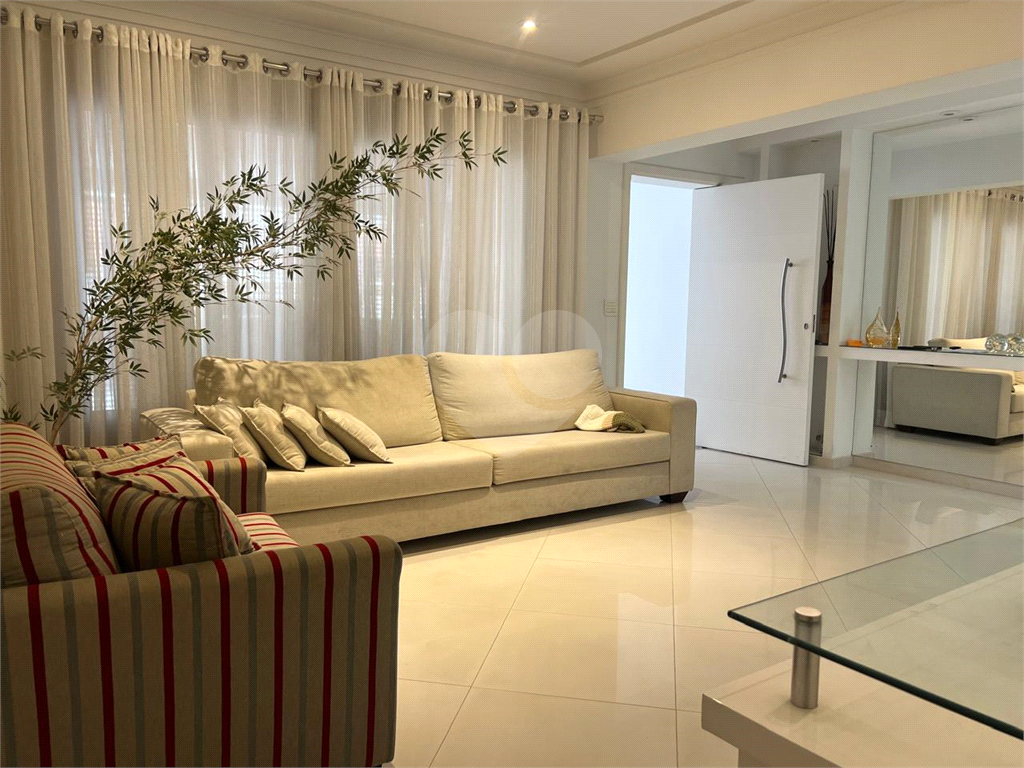 EXCELENTE SOBRADO DE VILA COM GUARITA DE ENTRADA SEGURANÇA SANTANA VENDA E LOCAÇÃO