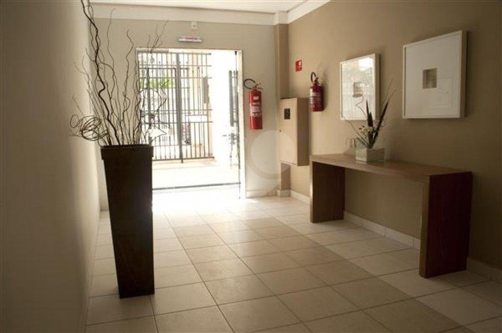 APARTAMENTO em PARQUE BRISTOL