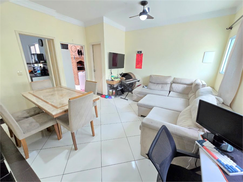 Sobrado de Condomínio à venda | 169 m² | 3 dormitórios, 1 suíte | 2 vagas na Vila Mazzei!