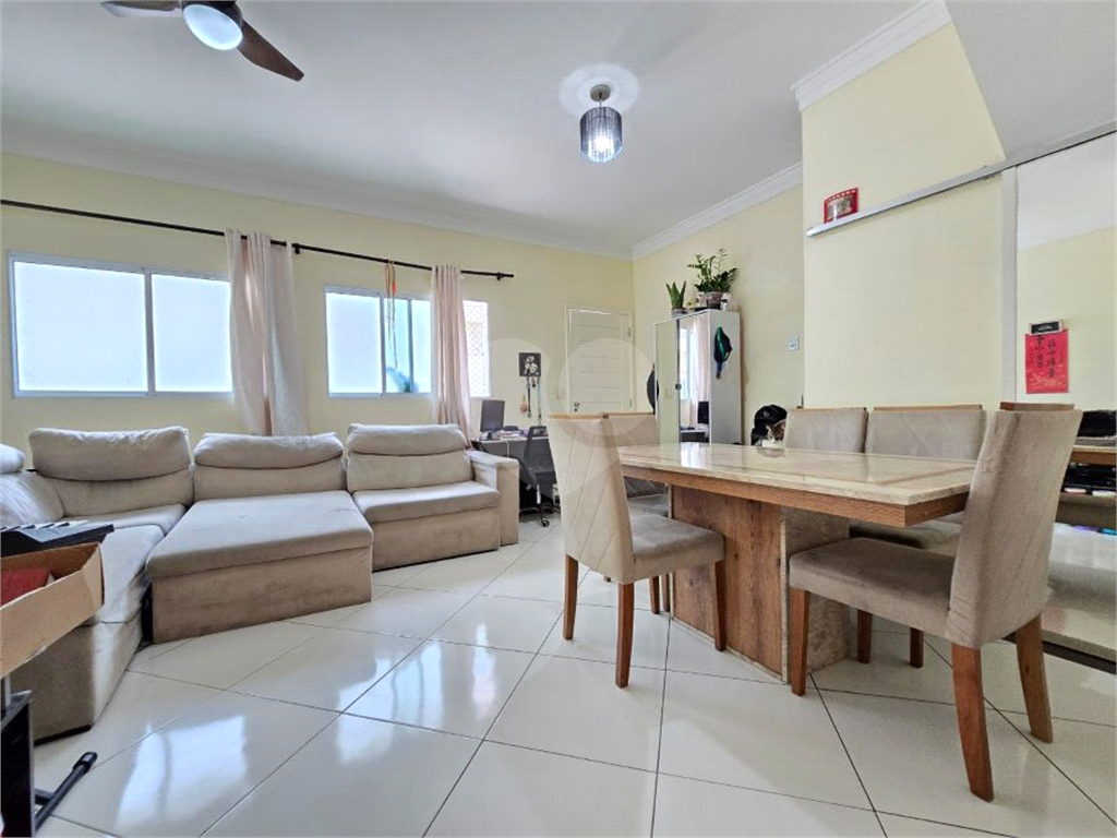 Sobrado de Condomínio à venda | 169 m² | 3 dormitórios, 1 suíte | 2 vagas na Vila Mazzei!