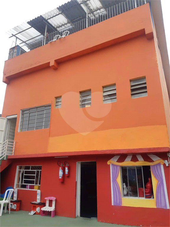 Casa assobradada a venda no Bairro Cachoeirinha 460m²