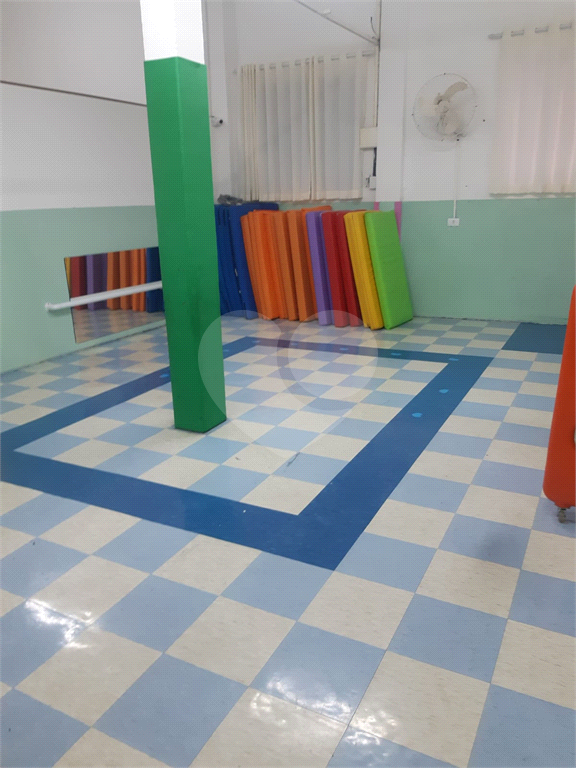 Casa assobradada a venda no Bairro Cachoeirinha 460m²