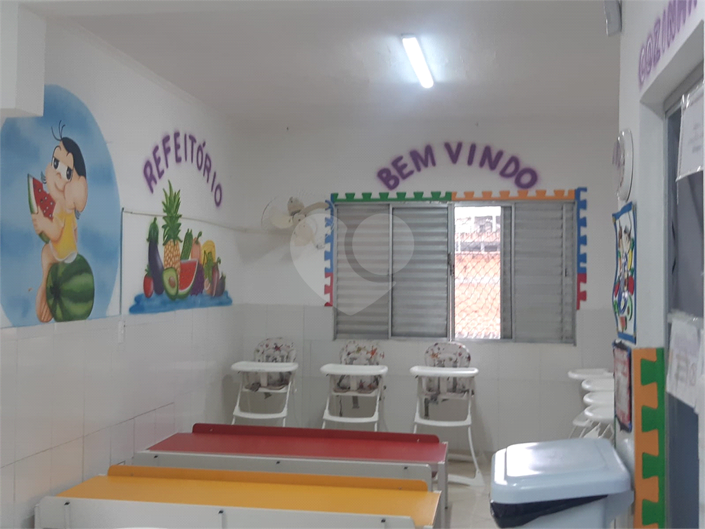 Casa assobradada a venda no Bairro Cachoeirinha 460m²