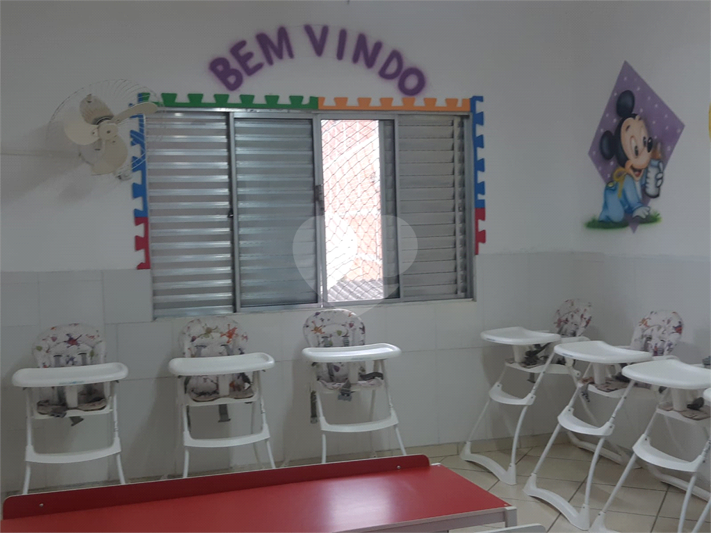 Casa assobradada a venda no Bairro Cachoeirinha 460m²