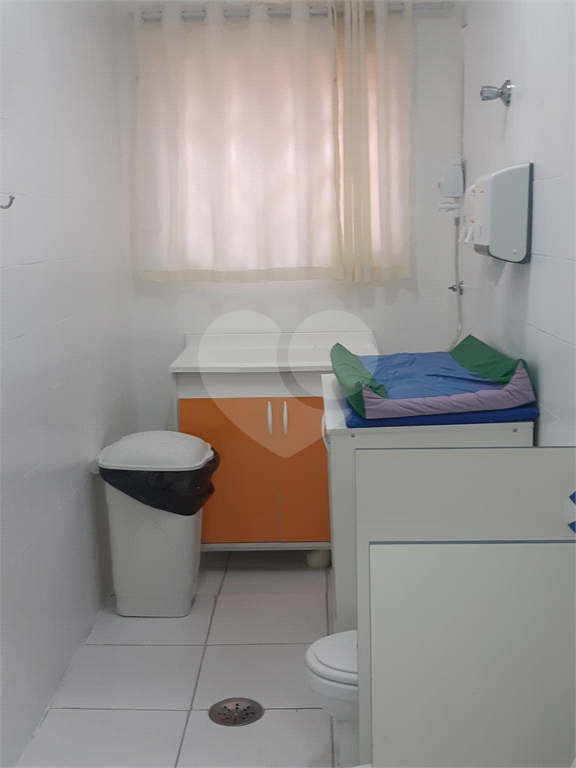 Casa assobradada a venda no Bairro Cachoeirinha 460m²