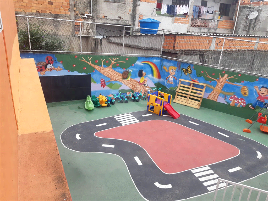 Casa assobradada a venda no Bairro Cachoeirinha 460m²