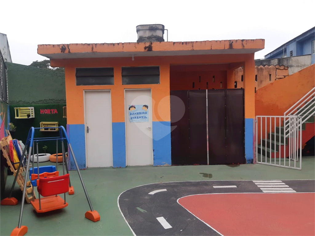 Casa assobradada a venda no Bairro Cachoeirinha 460m²
